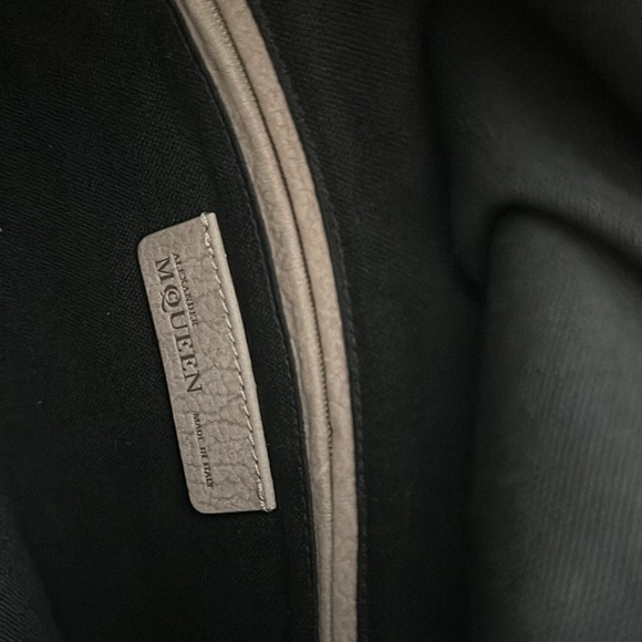 Authentic Alexander McQueen Clutch gray - Picture 7 of 8